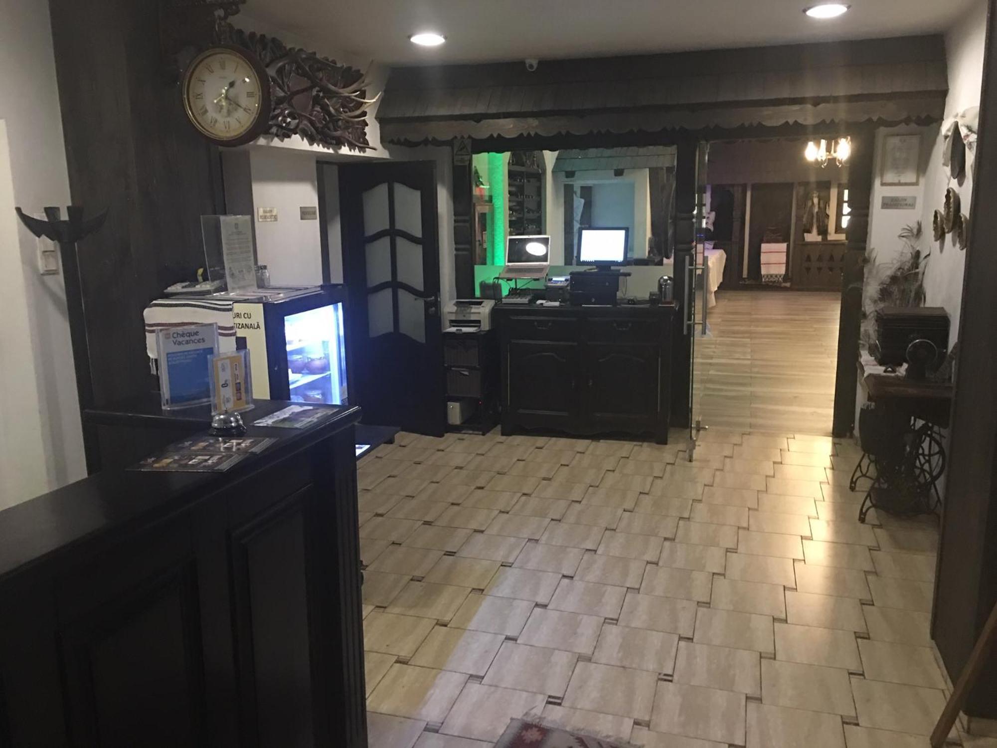 Casa Bucovineana Hotell Suceava Eksteriør bilde