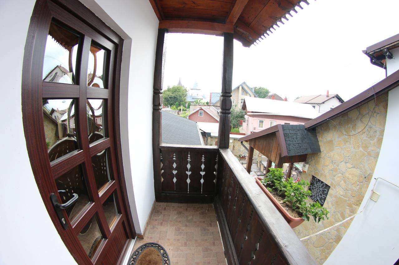 Casa Bucovineana Hotell Suceava Eksteriør bilde