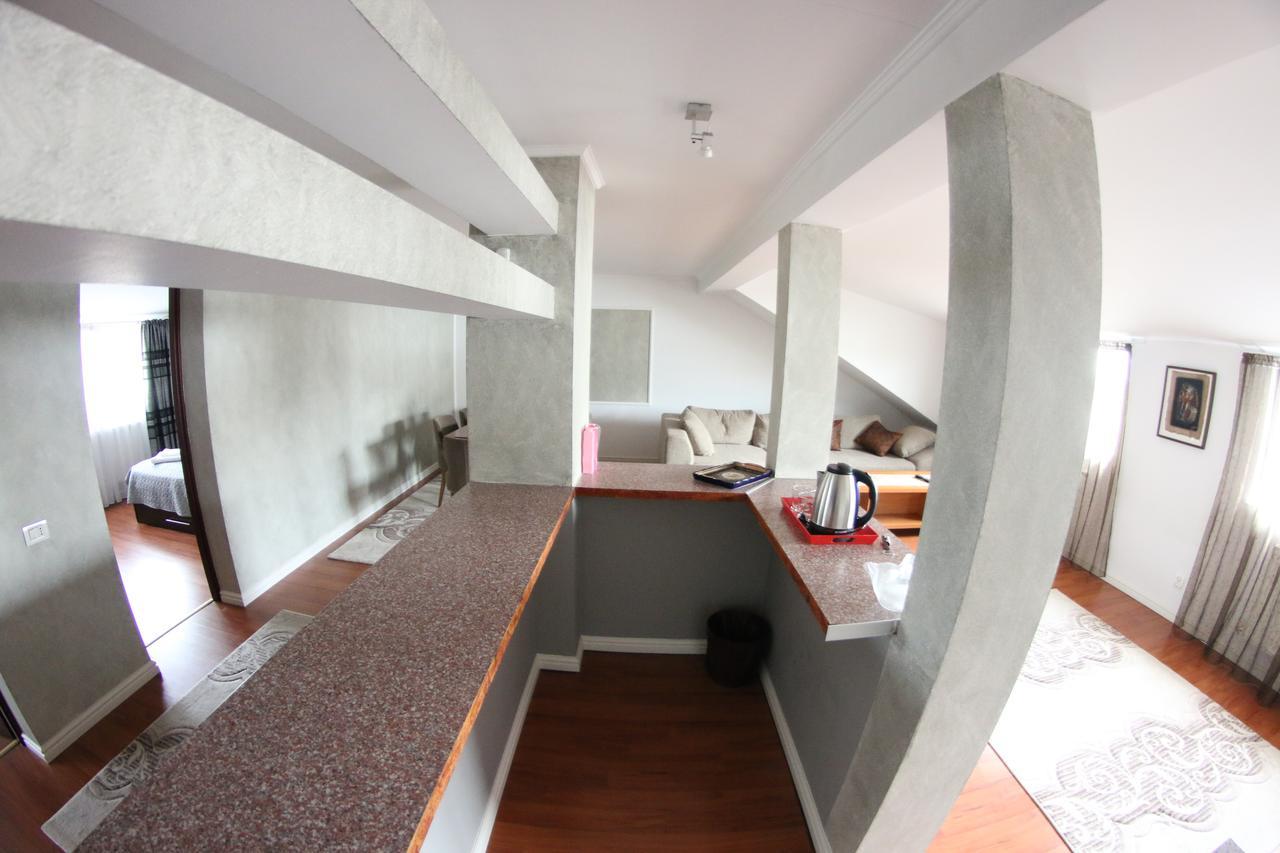 Casa Bucovineana Hotell Suceava Eksteriør bilde
