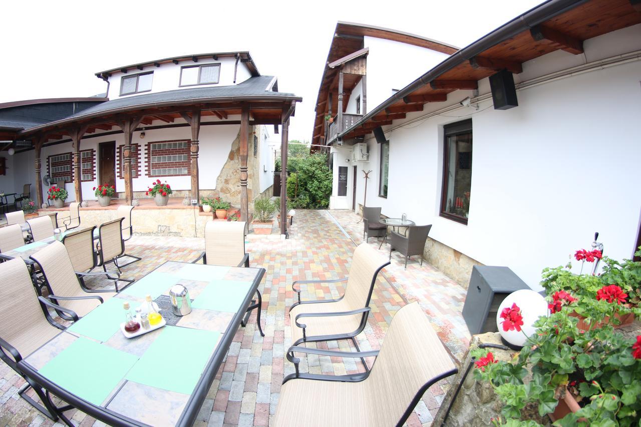 Casa Bucovineana Hotell Suceava Eksteriør bilde